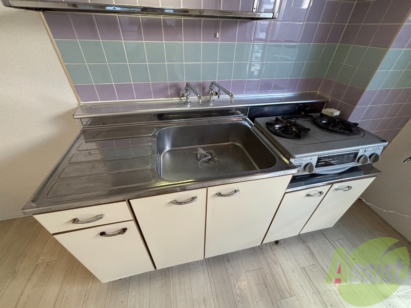 キッチン　こちらはキッチン。調理スペースもあり使いやすそうです。