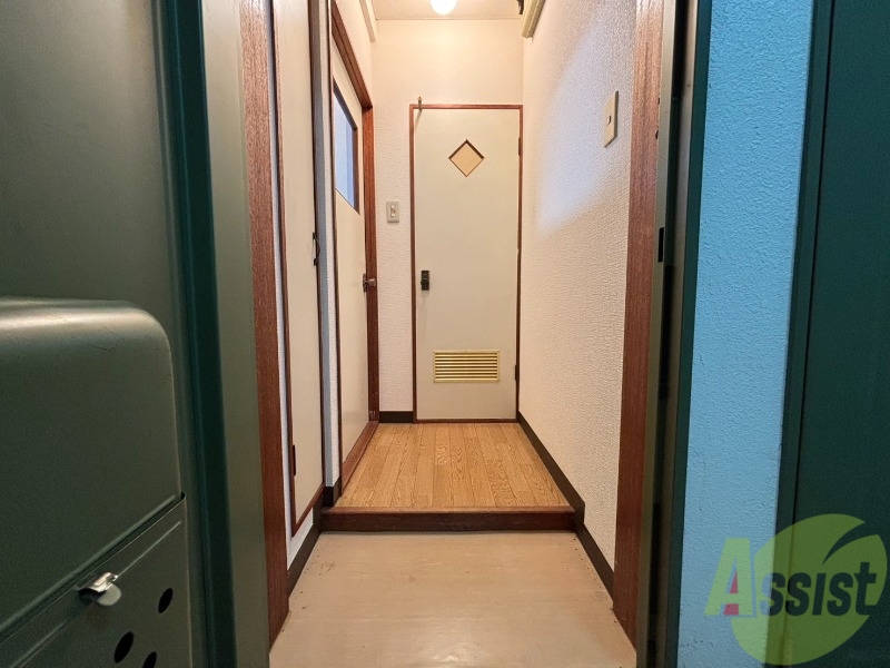 玄関　玄関の様子です。明るい印象ですね。気分もあがりそう。