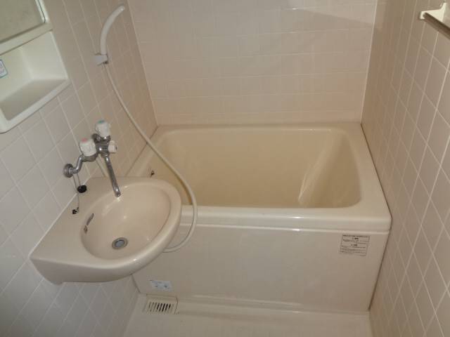 バス・シャワールーム　バスルーム