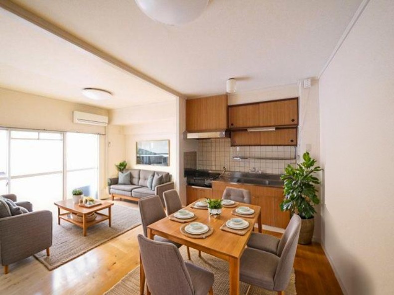 居室・リビング　CGで家具等を配置したもので家具等は含まれません