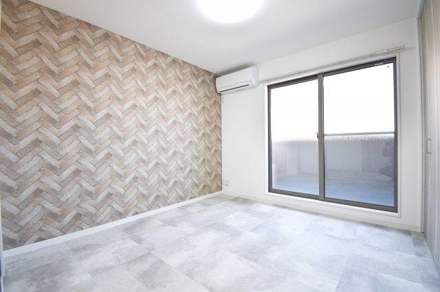 居室・リビング　エアコン付きのお部屋です