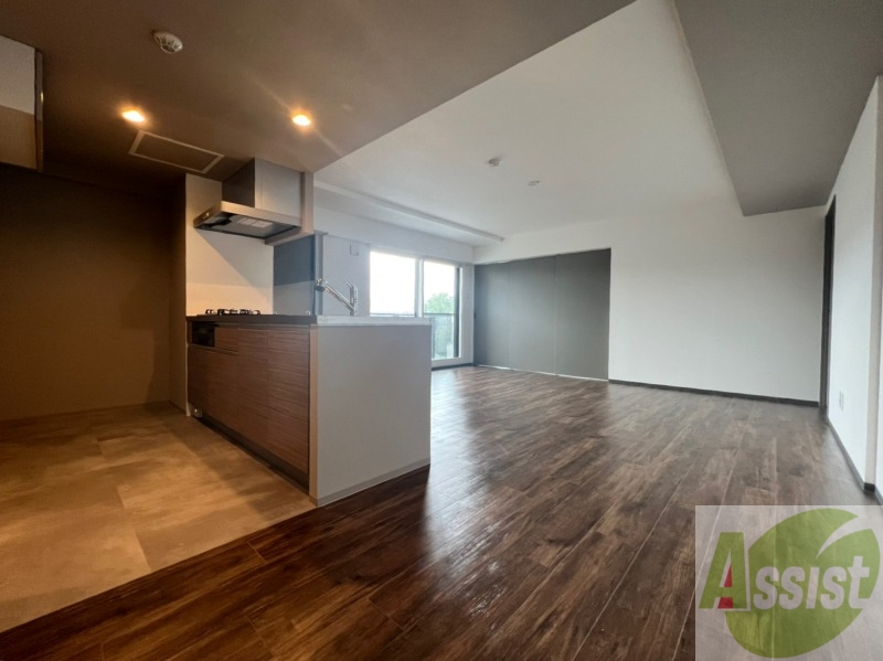 居室・リビング　広くてキレイなお部屋が広がっていて、充実した生活が送れそう。