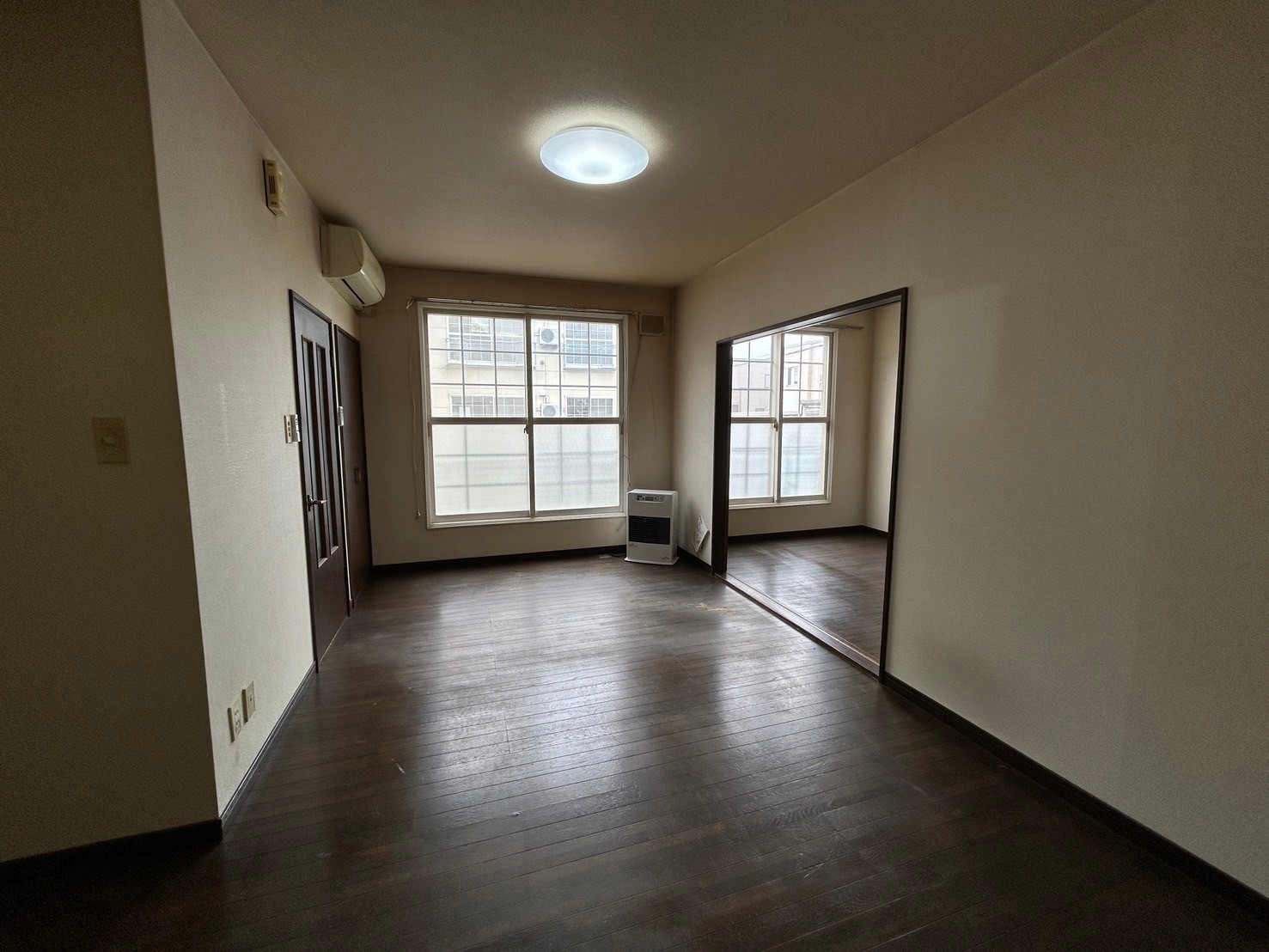 居室・リビング　広々としたリビング！