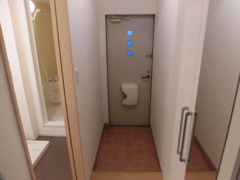 saliente Iの玄関写真