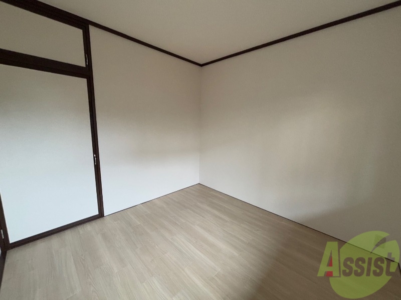 その他部屋・スペース　こちらは４．５帖の洋室です。寝室になりそうですね。