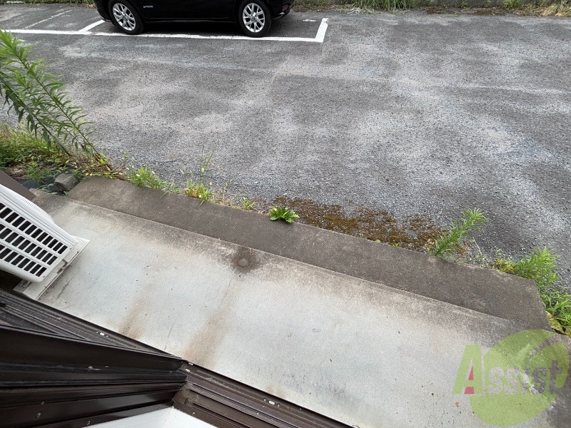 バルコニー　窓を開けるとこんな感じになっております。