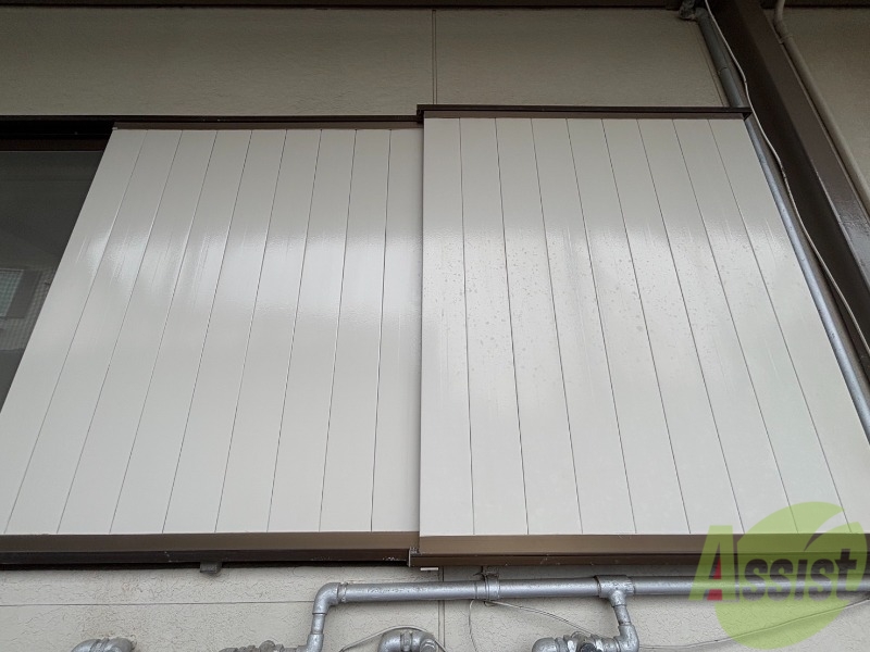 庭　外には防雨をしのぐものがついております。