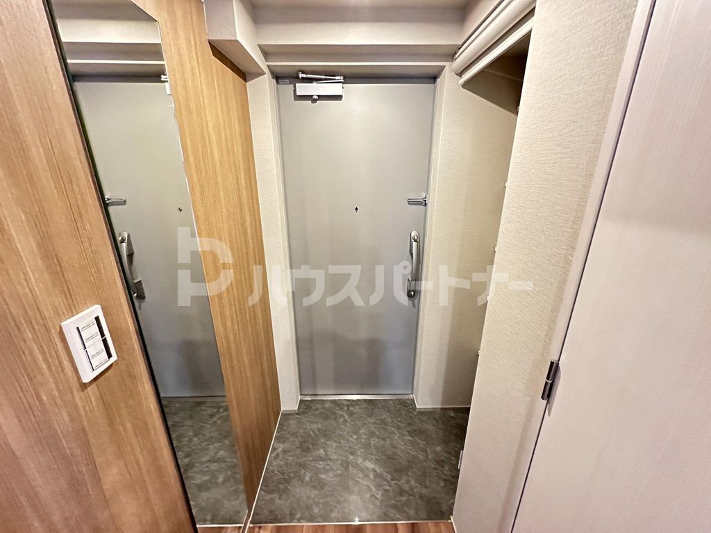 玄関　バルコニー