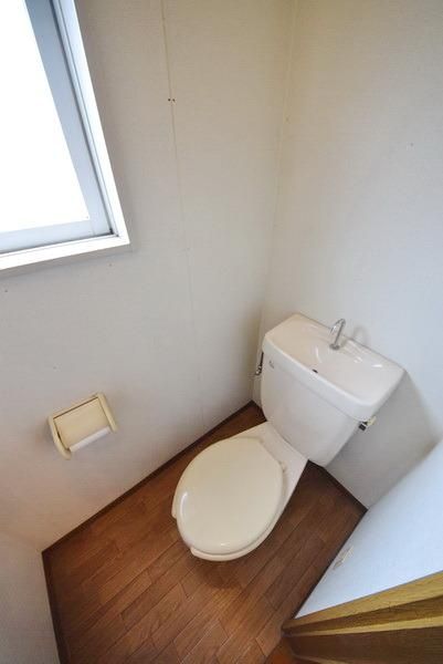 トイレ　ウォシュレット完備