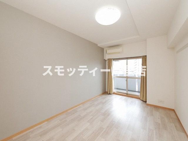 居室・リビング　こちらのリビングで趣味の時間をお楽しみください