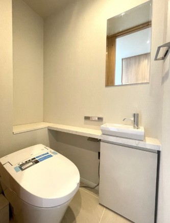 トイレ　※こちらのお写真は他部屋になり参考写真です