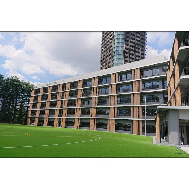 中学校　港区立赤坂中学校（中学校）まで1000m