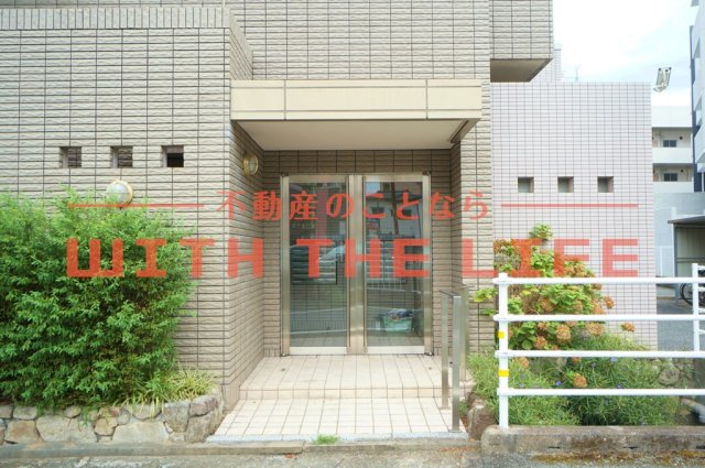 エントランス　清潔なエントランスです