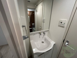 洗面設備　独立洗面台なので朝の準備が捗りそうです。