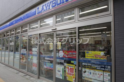 コンビニ　ローソン 横浜不老町3丁目店（コンビニ）まで126m