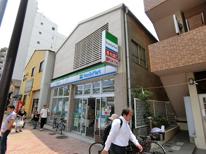 コンビニ　ファミリーマート 羽田四丁目店（コンビニ）まで380m