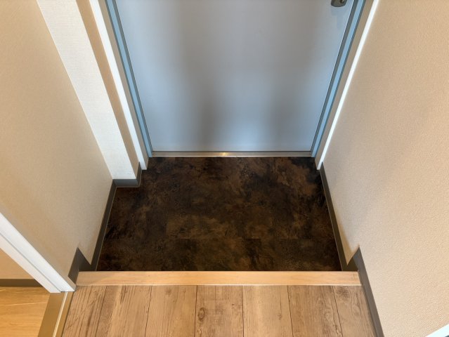 玄関　ル・ブルー鶴舞