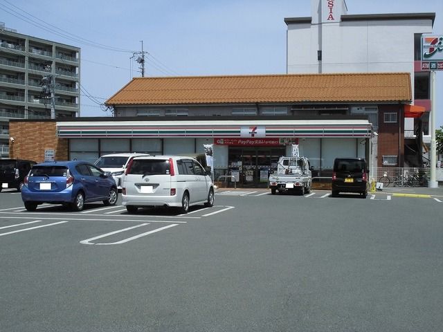 コンビニ　セブンイレブン八日市上之町店様（コンビニ）まで970m