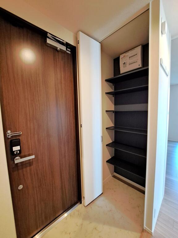 玄関　●トールサイズのシューズボックス！