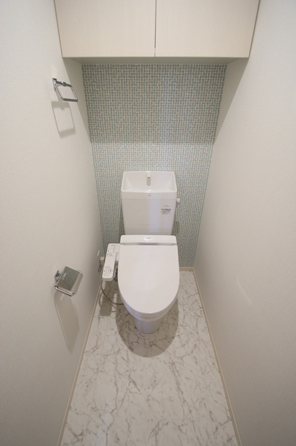 トイレ　温水洗浄便座