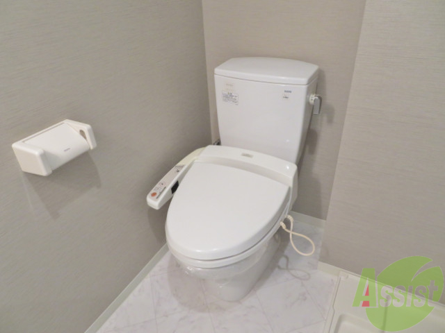 トイレ　こちらはトイレです。清潔感があり、安心して使用できます。