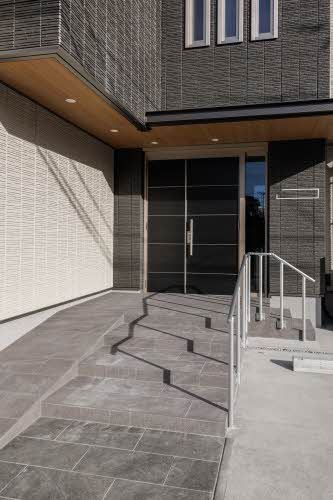 建物外観　エントランス