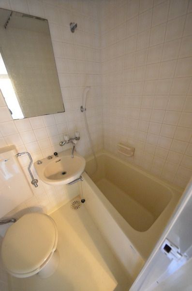 バス・シャワールーム　☆三点式ユニットバス☆