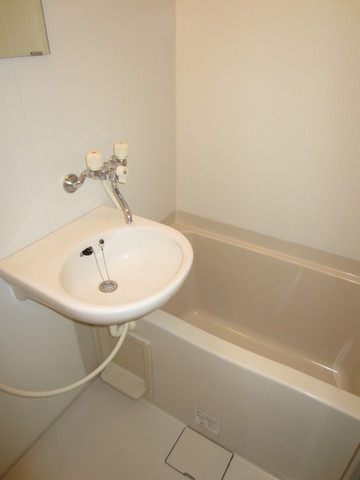 バス・シャワールーム　★もちろんバス・トイレ別です★