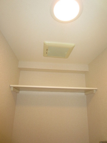 その他　★トイレ上部の収納★