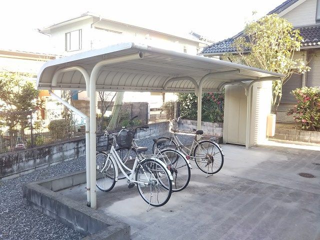 その他共有部分　屋根付き駐輪場