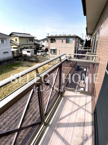 バルコニー　暖かな日差しのふりそそぐバルコニー