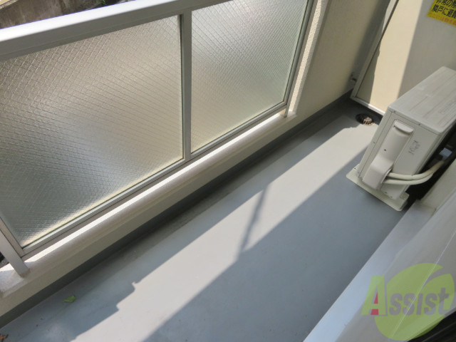 バルコニー　バルコニーは洗濯物を干すスペースが確保されていました。