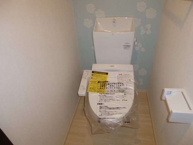 トイレ　温水洗浄便座