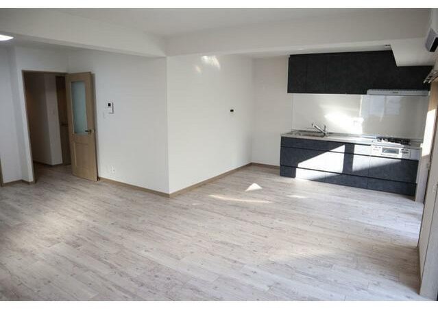 居室・リビング　開放感のあるゆったりとしたお部屋です♪