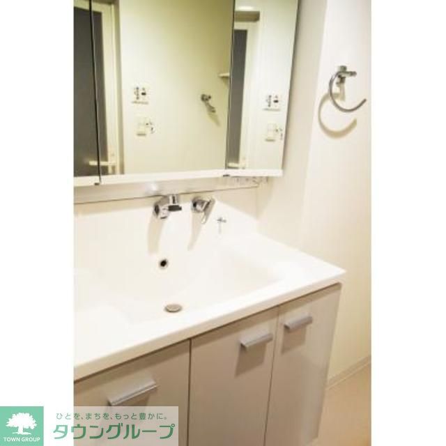 洗面設備　※写真は同タイプ住戸です。