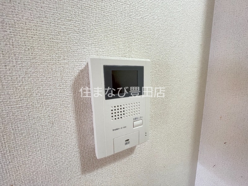 セキュリティ　清掃前　同型別部屋写真