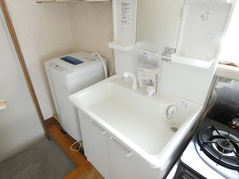 洗面設備　※写真は別号室です