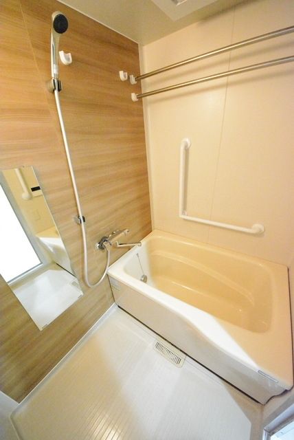 バス・シャワールーム　♪サッパリ爽快バスタイム！♪