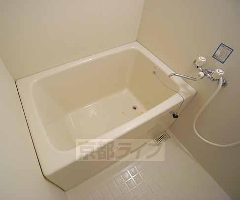 バス・シャワールーム　ゆっくり浸かれるセパレートタイプ