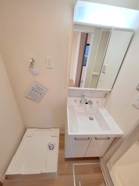 洗面設備　★温水シャワー付洗面化粧台★