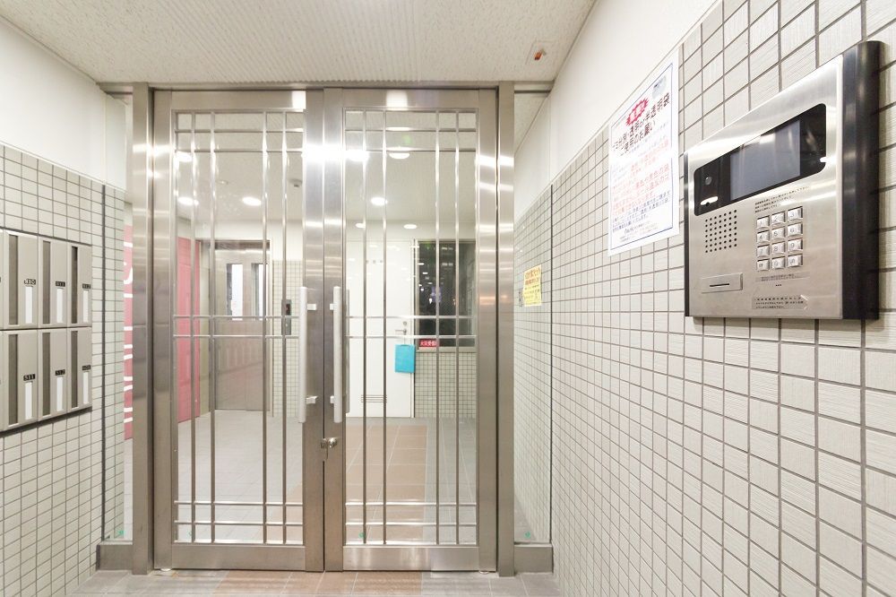 エントランス　カメラ付きフロントオートロック