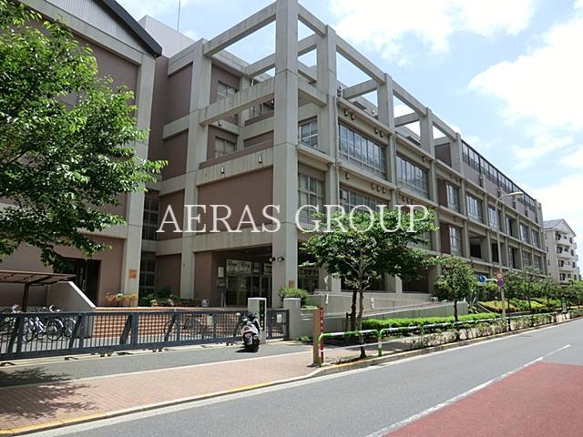 中学校　荒川区立荒川第三中学校（中学校）まで979m