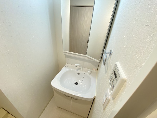 洗面設備　コンパクトで使いやすい洗面所