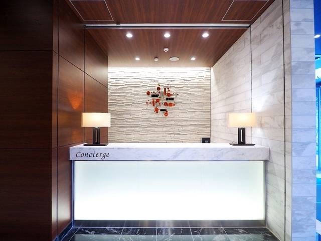 エントランス　コンシェルジュカウンター