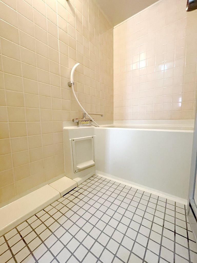 バス・シャワールーム　バス