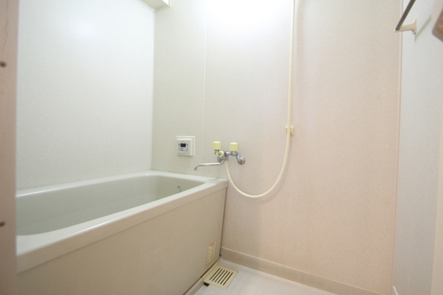 バス・シャワールーム　※別室の参考写真の為、現況優先です。