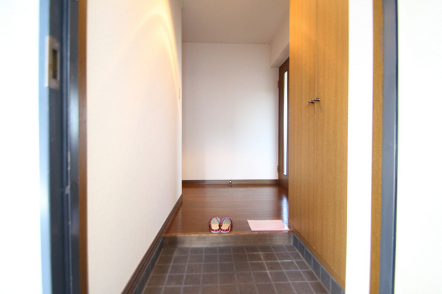 玄関　※別室の参考写真の為、現況優先です。