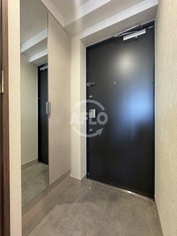 玄関　プレサンス九条グランデリーヴ　内装