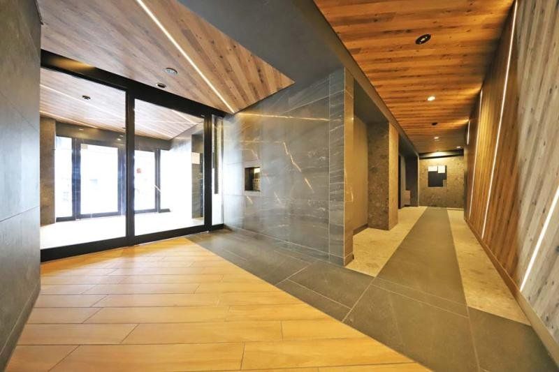 エントランス　エントランス