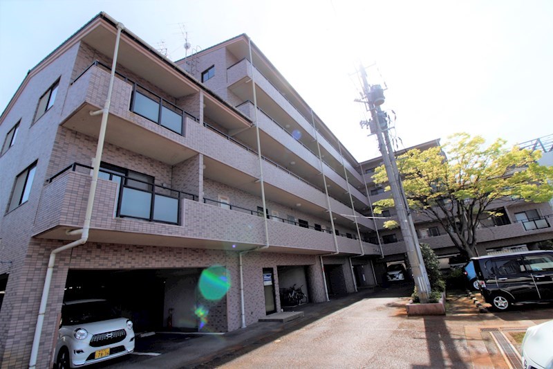 建物外観　2LDKマンション